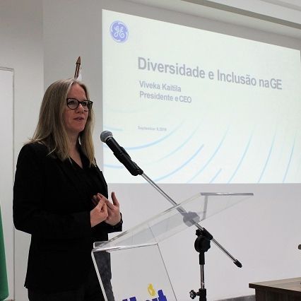 Empresas inclusivas apresentam melhores resultados, afirma CEO da GE em palestra em Aracaju